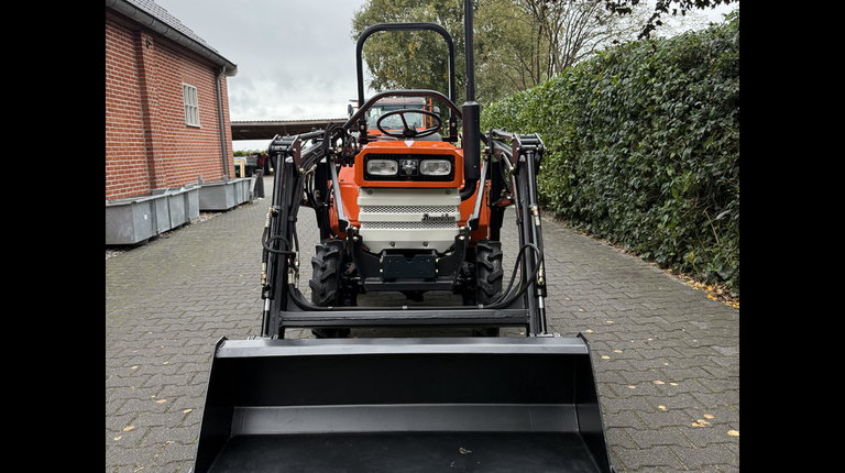 Winteraanbieding Kubota B1600 met voorlader al vanaf €125,- per maand.